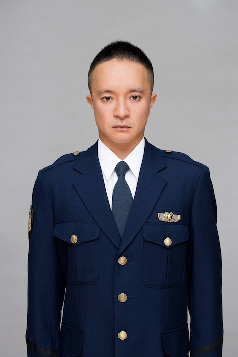 濱田岳演じる鳥羽暢照。