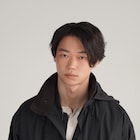 笠松将と飯豊まりえが「君と世界が終わる日に」出演、冷徹な警察官と冷めた大学生に