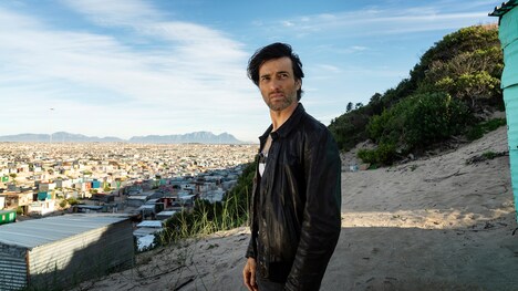 「TRACKERS/追跡者たち」