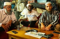 「TRACKERS／追跡者たち」