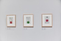 東京都現代美術館で開催中の「石岡瑛子 血が、汗が、涙がデザインできるか」の様子。