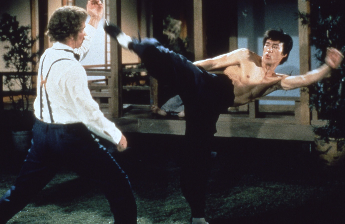 「ドラゴン怒りの鉄拳」 (c)2010 Fortune Star Media Limited. All Rights Reserved.