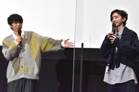 左から井ノ原快彦、道枝駿佑。