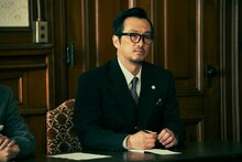 大鶴義丹演じる楢橋渡。