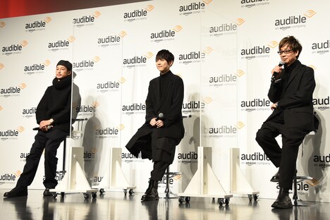 左から窪塚洋介、梶裕貴、山寺宏一。