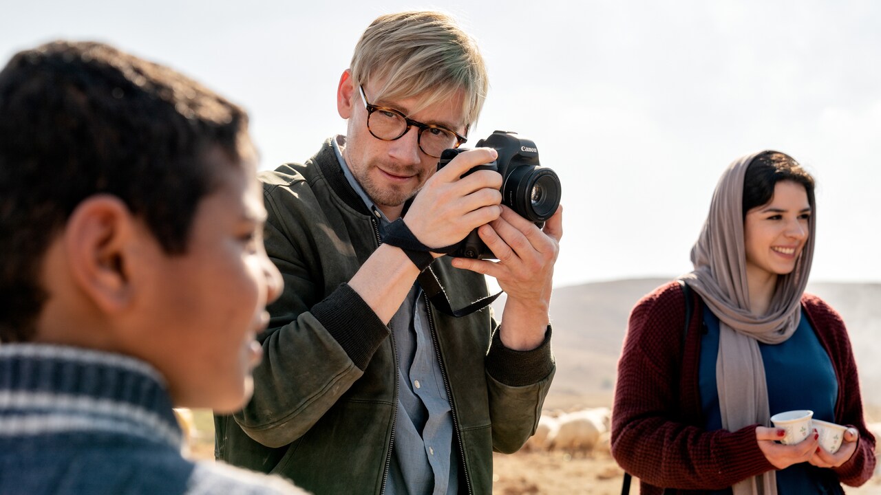 「ある人質」に森達也、白石和彌、安田純平ら絶賛コメント、緊迫の拘束シーンも解禁