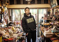 数原龍友の新アーティスト写真。