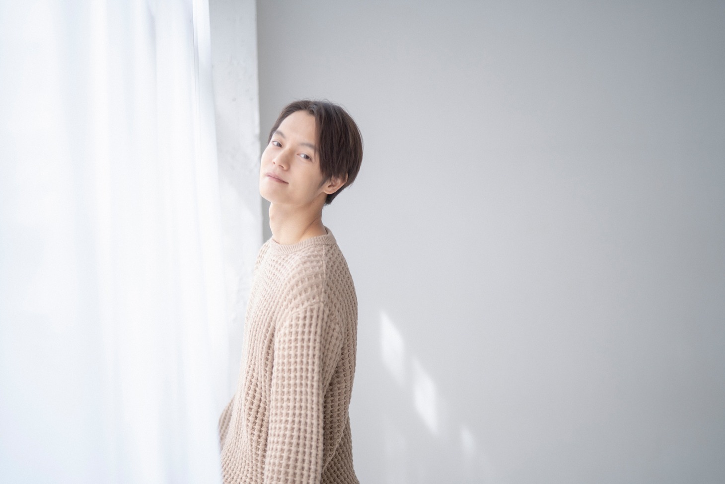 「窪田正孝×写真家・齋藤陽道 カレンダー2021」表紙ビジュアル