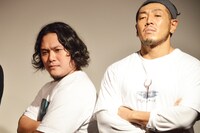 左から横山翔一、後藤剛範。