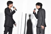 岡田健史にラブビームで貫かれた綾野剛、次の共演は「BLは入れとくわ」
