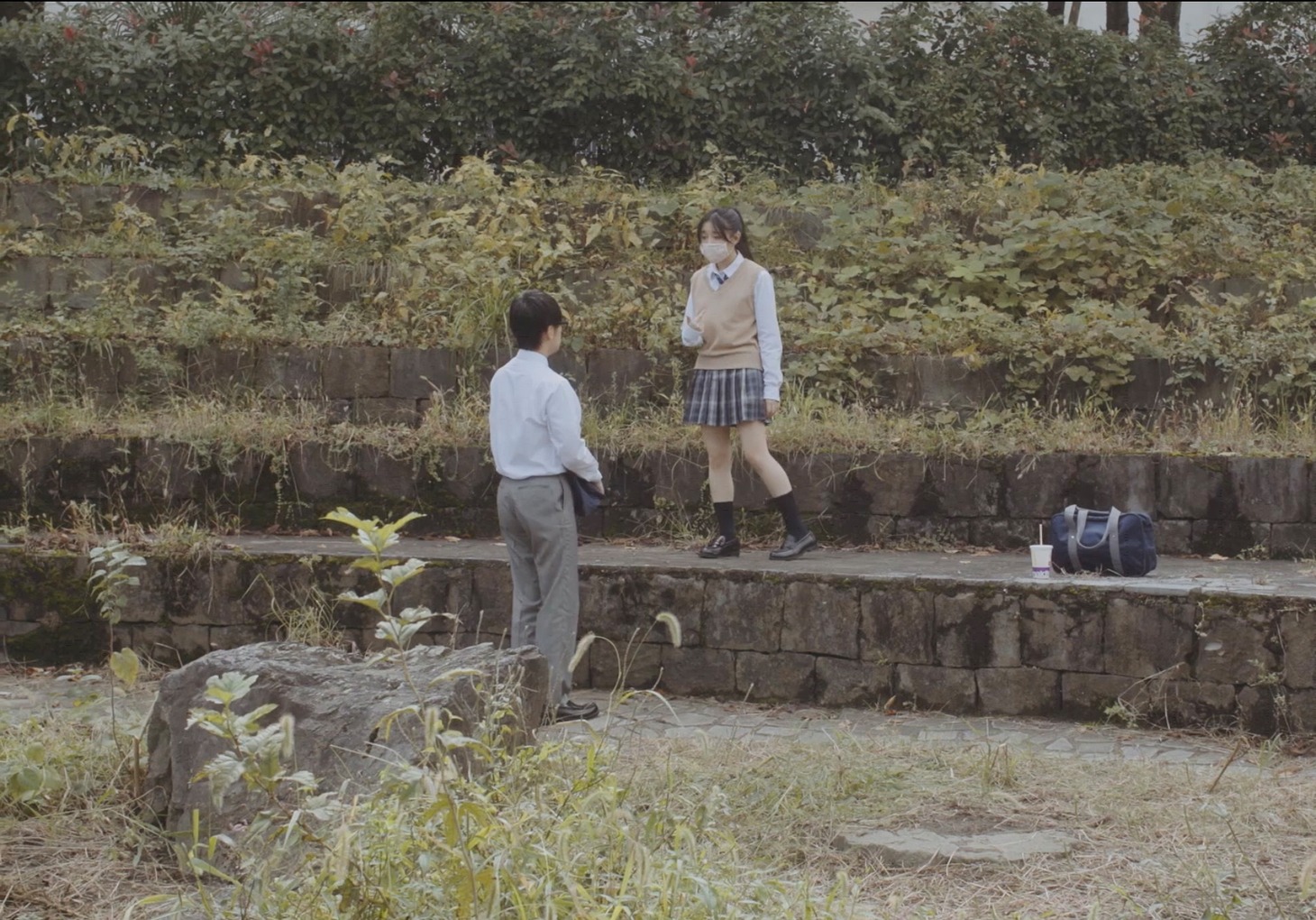 「アンダー・アワー・マスクス」