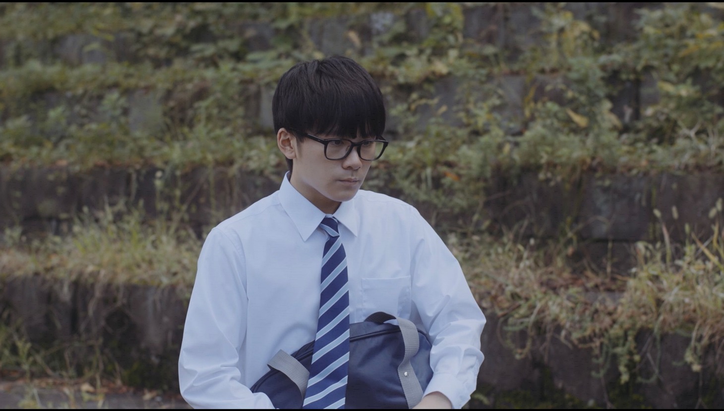 「アンダー・アワー・マスクス」