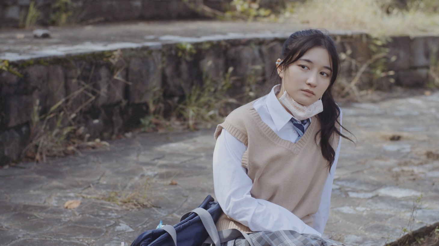 「アンダー・アワー・マスクス」