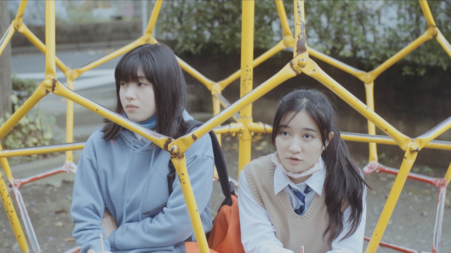 「アンダー・アワー・マスクス」