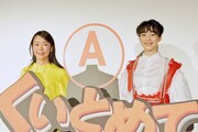 「私をくいとめて」お悩み相談付き上映会イベントの様子。左から大九明子、のん。