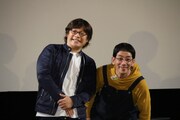 左から三木孝浩、野間口徹。