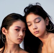 「DAZZLING COLOR 岩田美香（モッズヘア）×美絽、南琴奈」より。（撮影：渡辺宏樹［TRON］）