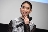 喜びのあまり呆然とする森川葵。