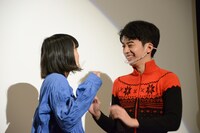 左から小日向ひなた、都楳勝。