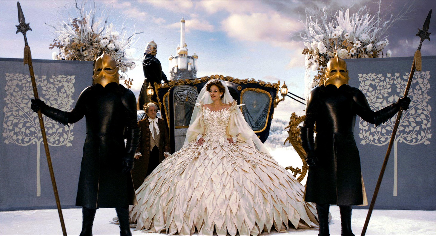 「白雪姫と鏡の女王」 (c)2011 Relativity Media, LLC. All Rights Reserved.