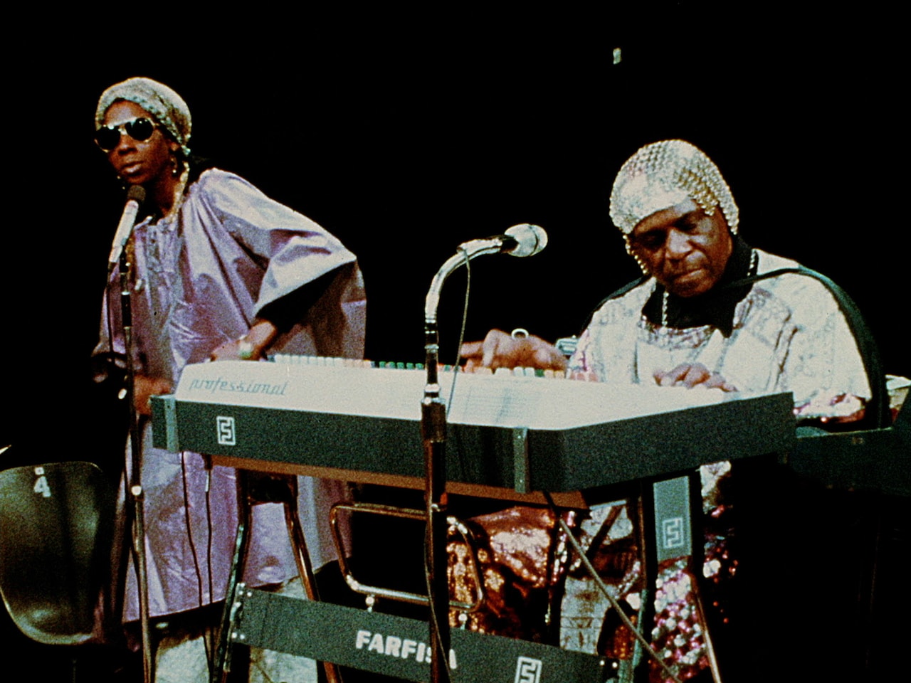 サン・ラーが宇宙航行の末に地球へ帰還、「スペース・イズ・ザ・プレイス」予告