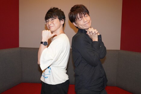 左から阿部敦、川原慶久。