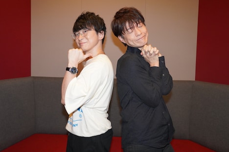 左から阿部敦、川原慶久。