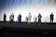 映画「10万分の1」初日舞台挨拶の様子。