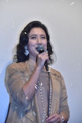 戸田菜穂
