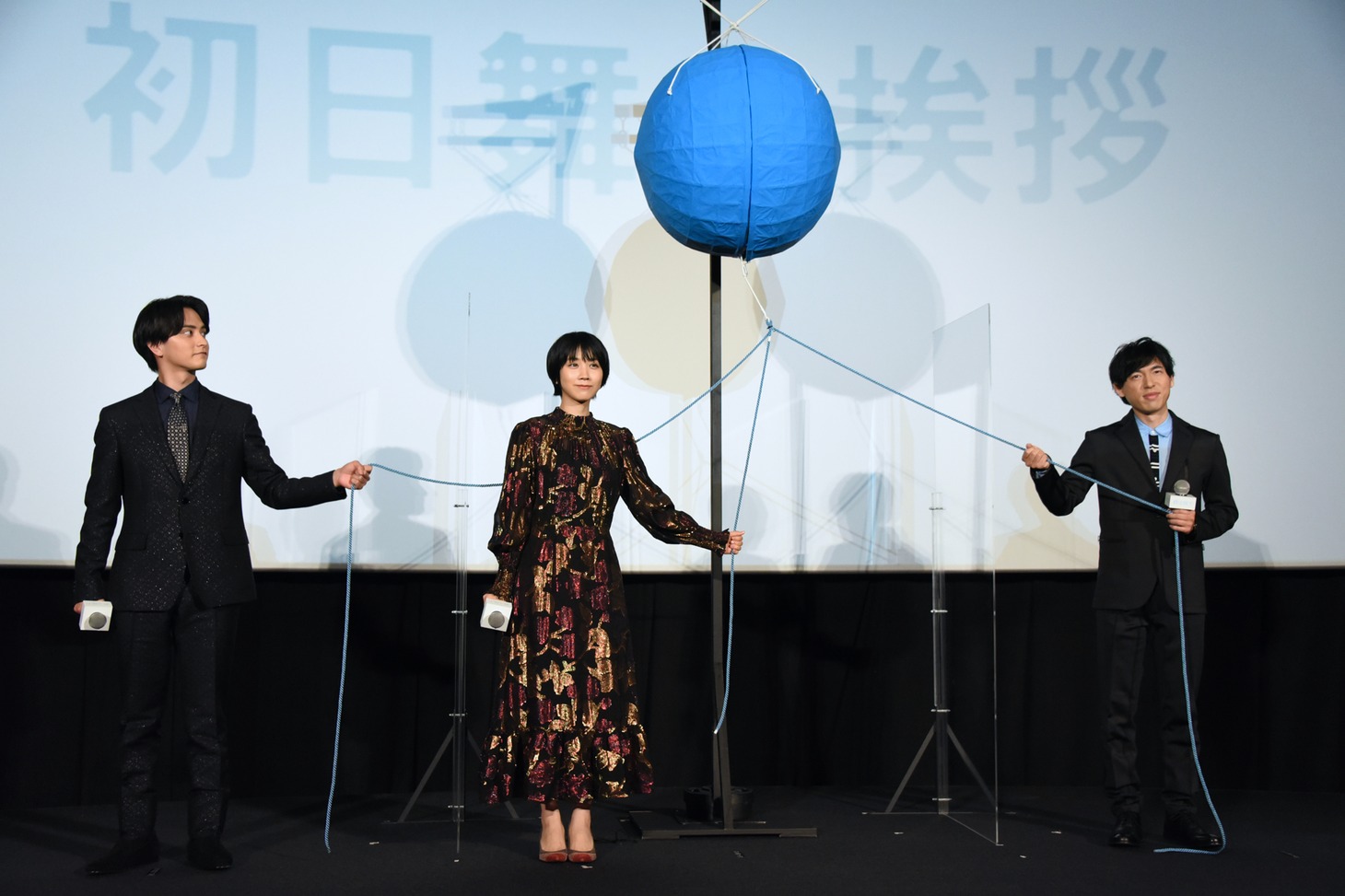 「君は彼方」初日舞台挨拶の様子。