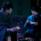 肉焼きます、岡田将生×志尊淳の除霊コンビ誕生を捉えた「さんかく窓」メイキング映像