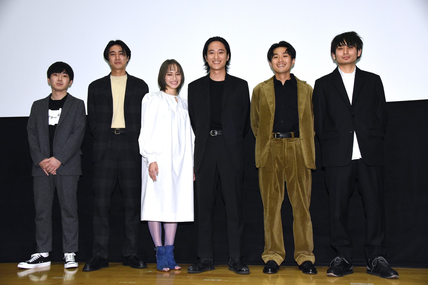「佐々木、イン、マイマイン」公開記念舞台挨拶の様子。左から森優作、遊屋慎太郎、萩原みのり、藤原季節、細川岳、内山拓也。