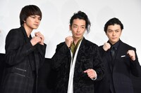 「アンダードッグ」公開記念舞台挨拶の様子。左から北村匠海、森山未來、勝地涼。