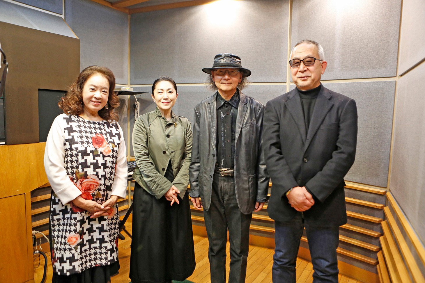 左から阿木燿子、石川さゆり、加古隆、小泉堯史。