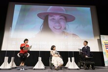 「TRUE COLORS FILM FESTIVAL」メディア発表会の様子。HIKARI（スクリーン）はリモートで参加した。