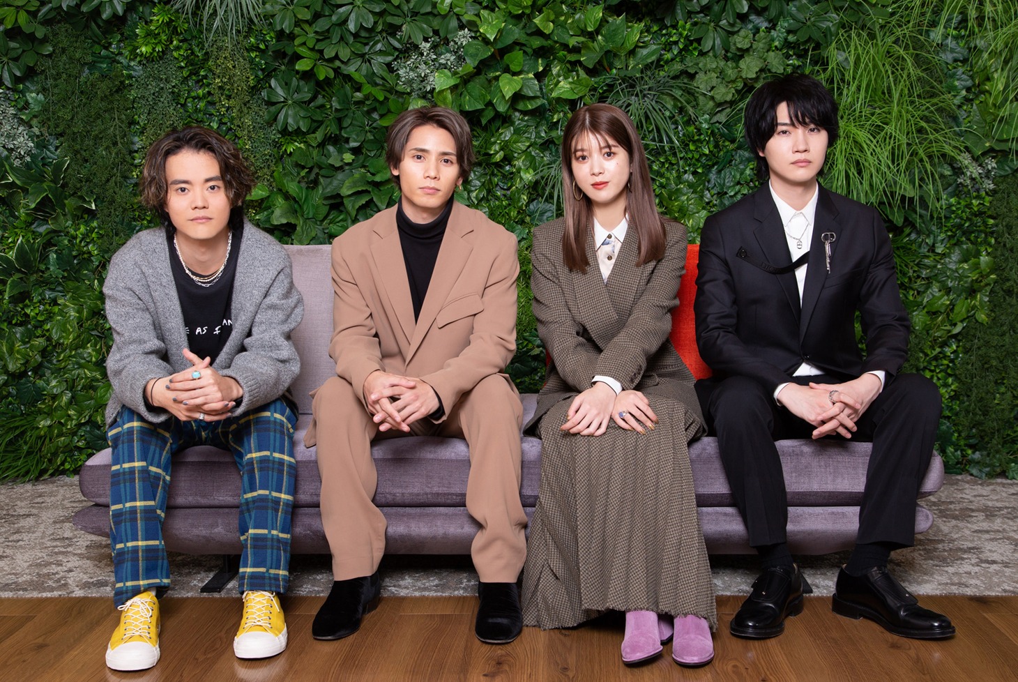 左からHIROSHI、神谷健太、馬場ふみか、桜田通。
