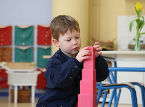 「モンテッソーリ 子どもの家」