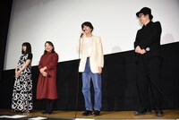 左から池田エライザ、原日出子、倉悠貴、リリー・フランキー。
