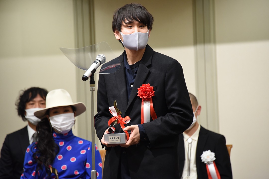 内山拓也