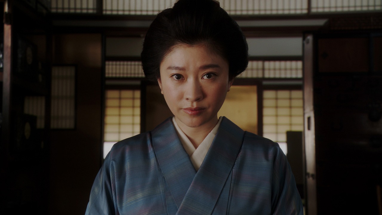 連続テレビ小説「おちょやん」より、篠原涼子演じる岡田シズ。