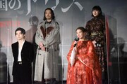 上段左から金子ノブアキ、三吉彩花。下段左から村上虹郎、仲里依紗。