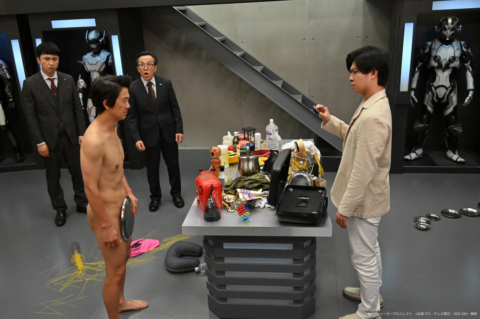 劇場版「仮面ライダーゼロワン」新映像、アキラ100%と天津垓1000%が