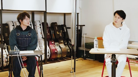 「福山雅治×神木隆之介スペシャル対談2020」のワンシーン。