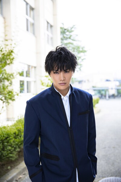 鈴木伸之演じる船橋雅矢。