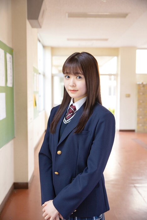 久間田琳加演じる姉崎奈緒美。