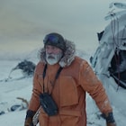 ジョージ・クルーニーが極寒の海に投げ出され…「ミッドナイト・スカイ」本編映像