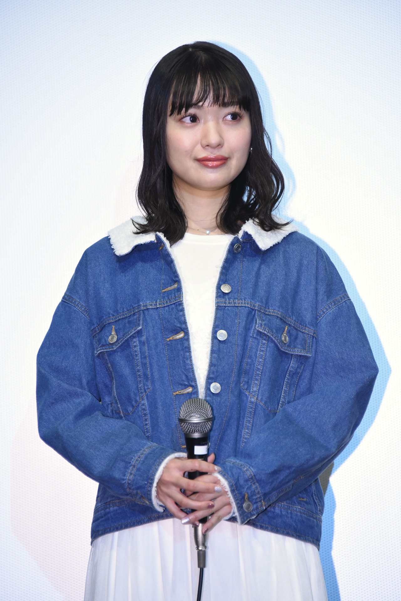 北原里英