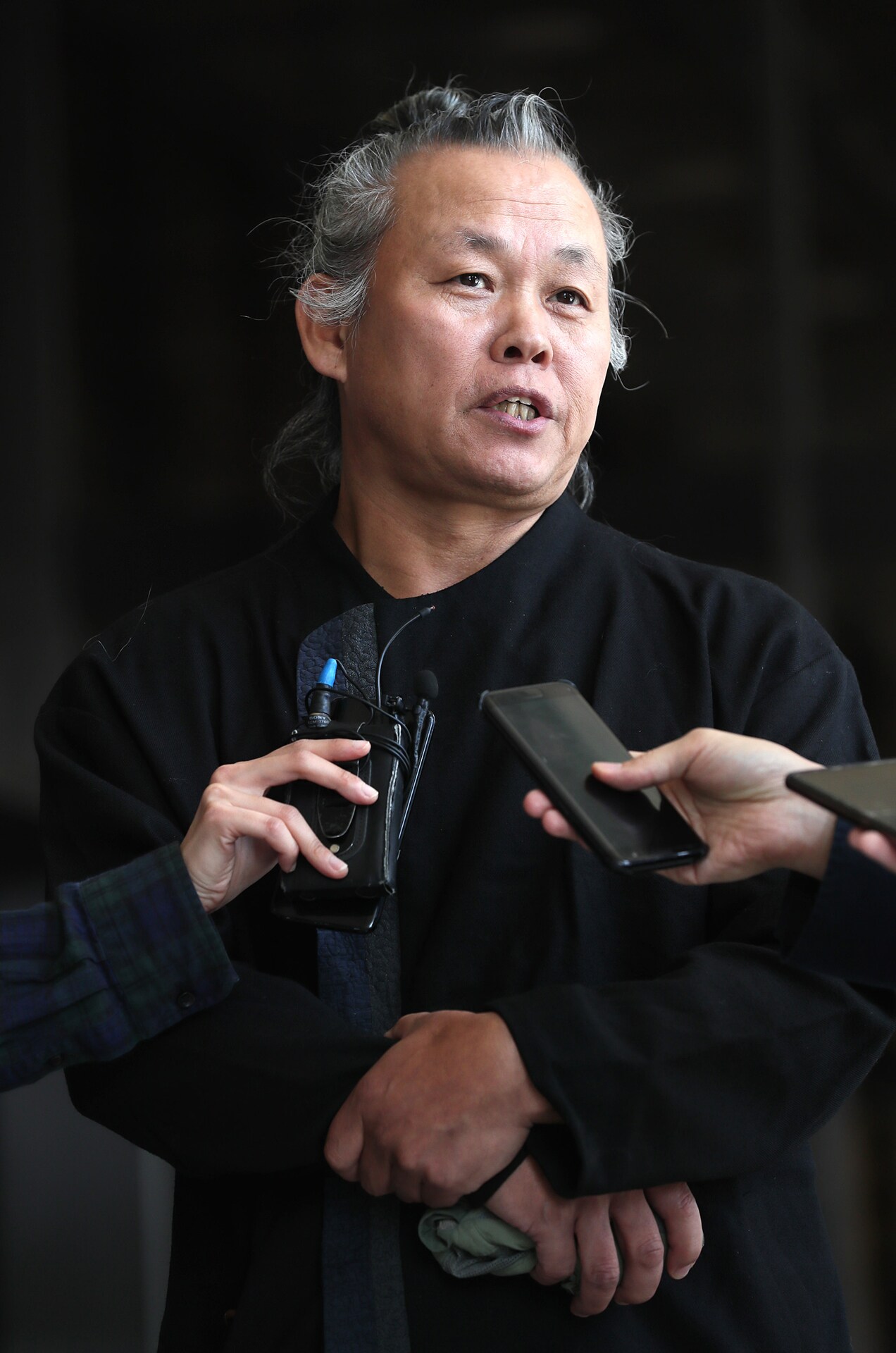 韓国の映画監督キム・ギドク、新型コロナウイルスの合併症により死去