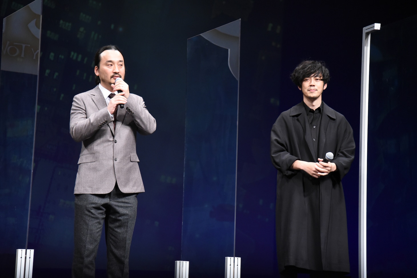 左から廣田裕介、西野亮廣。