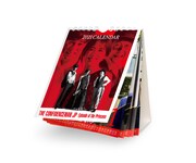 「コンフィデンスマンJP プリンセス編」超豪華版BOX特典のオリジナル卓上カレンダー。